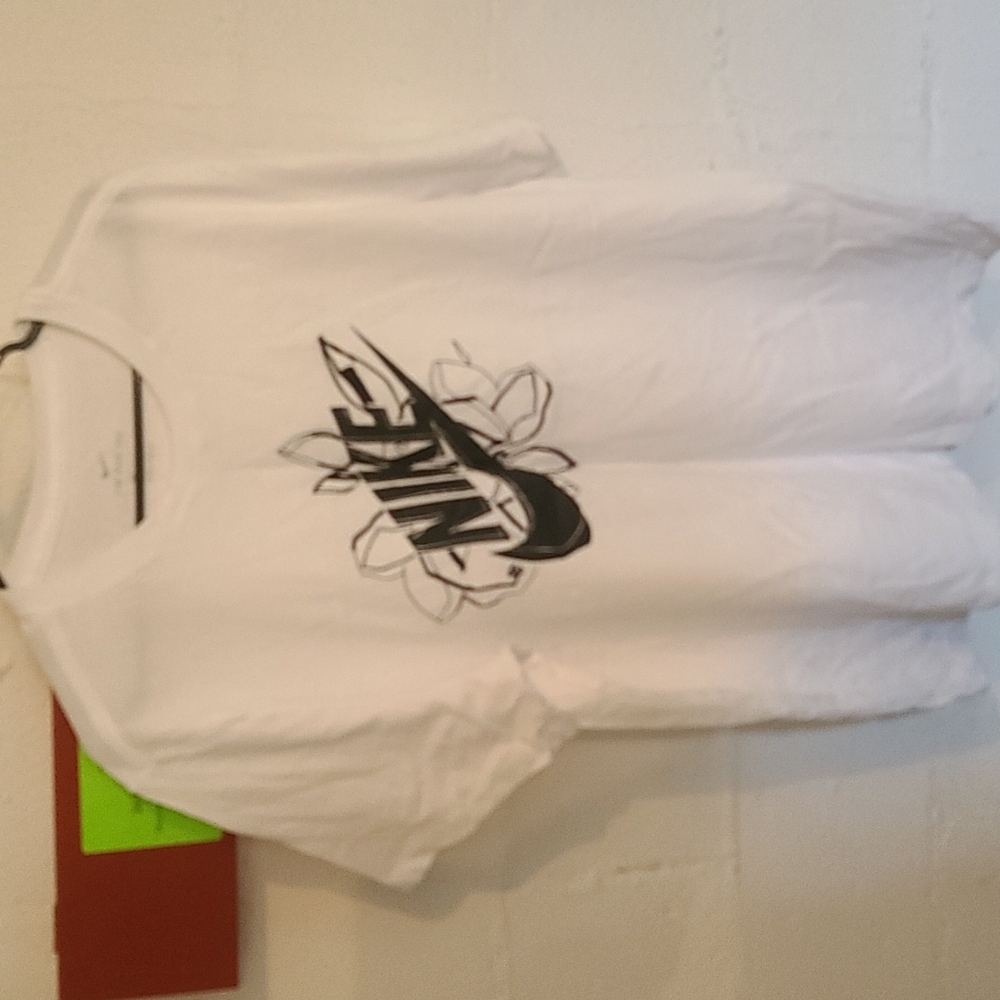 Nike t shirt